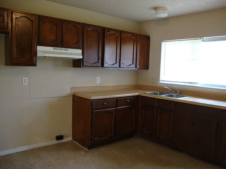8715 Yellow Knife St — Photo 12