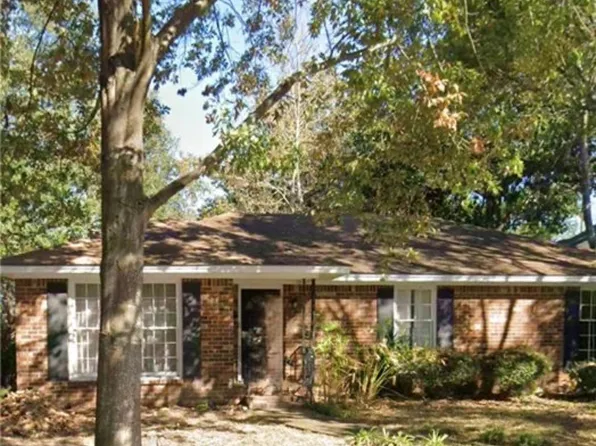 208 E 52nd St, Savannah, GA 31405