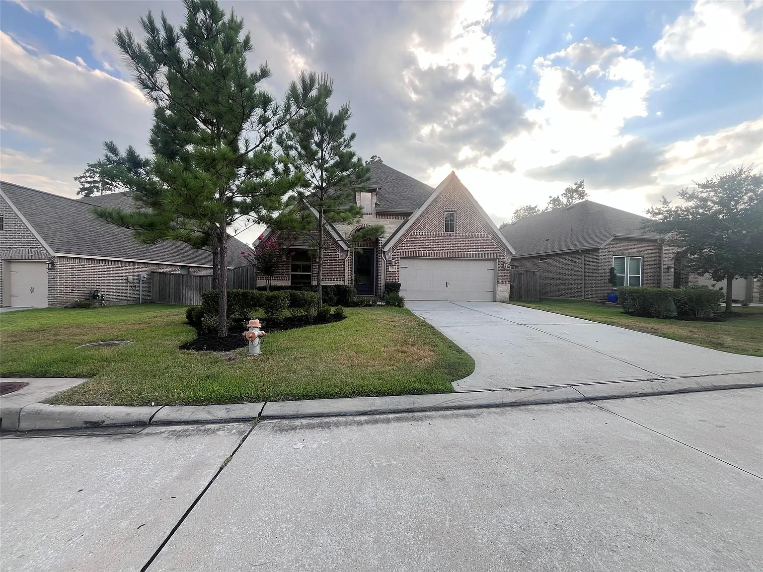 4 bed, 3.0 bath, 2568 sqft, $3,499 — Photo 1