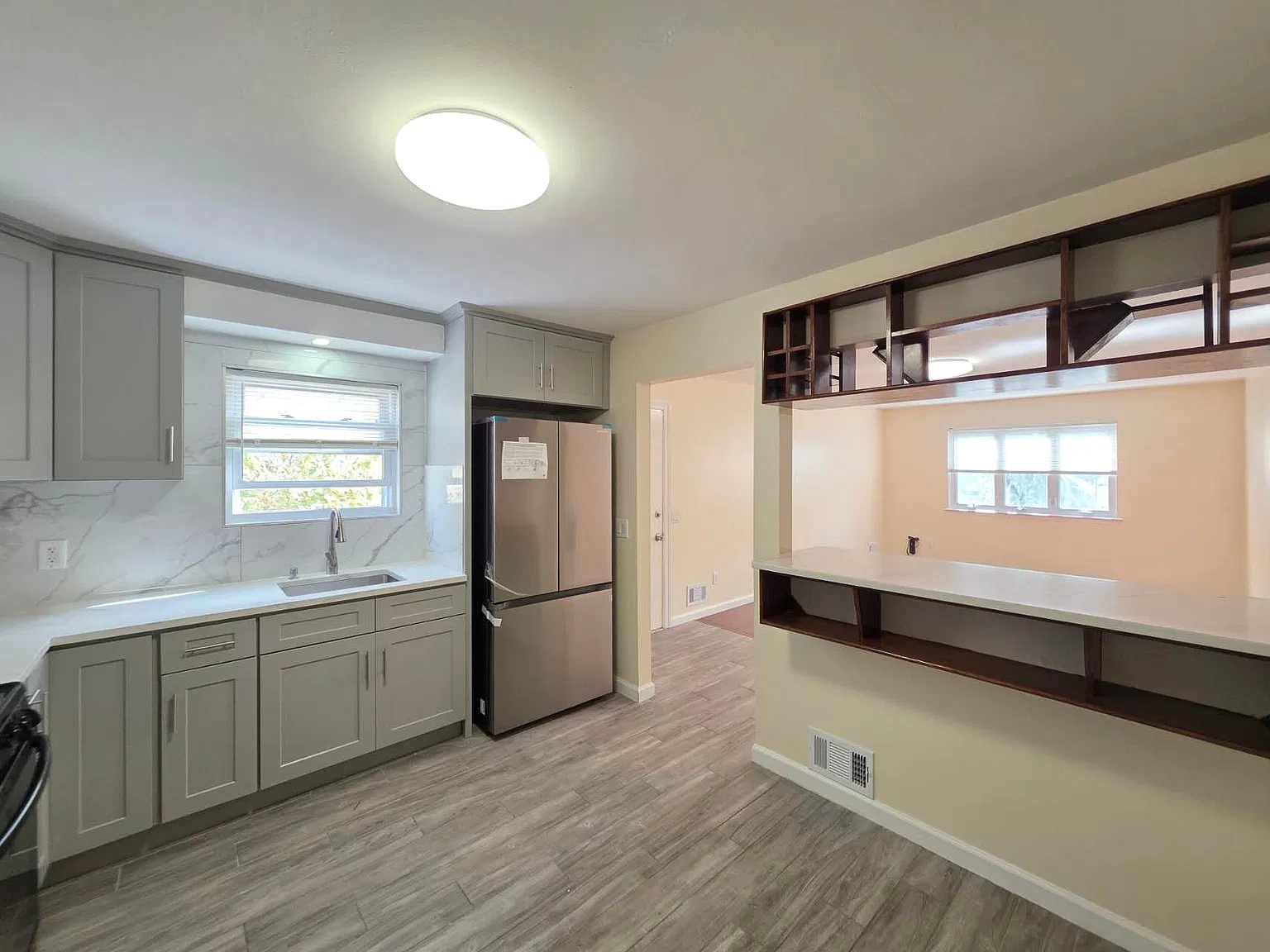 2 bed, 700 sqft, $2,500 — Photo 2