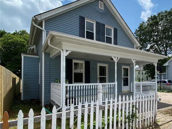 25-27 Eddy St, West Warwick, RI 02893