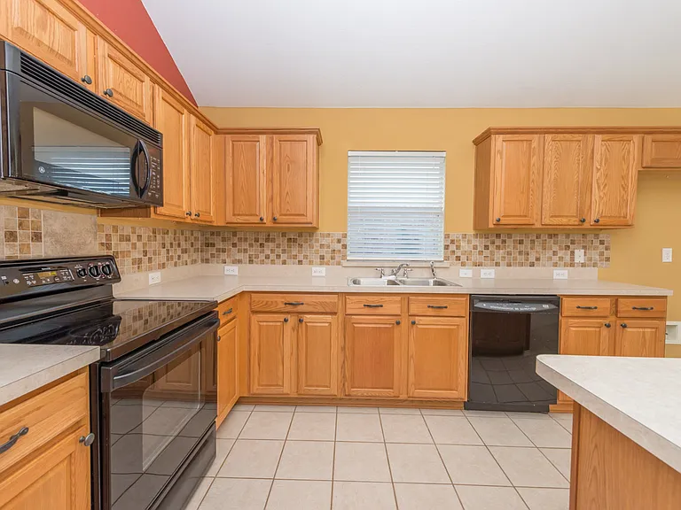 4184 Capstone Dr — Photo 35