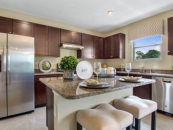 Breakfast bar in kitchen