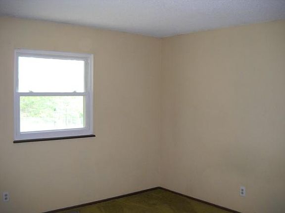 4th image of 1208 Golfview Dr