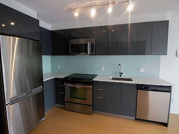 5th image of 1325 Rolston St #1101