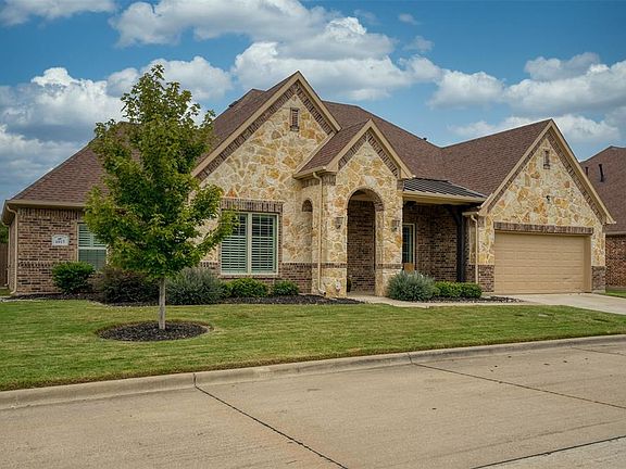 2nd image of 6917 Golf Green Dr