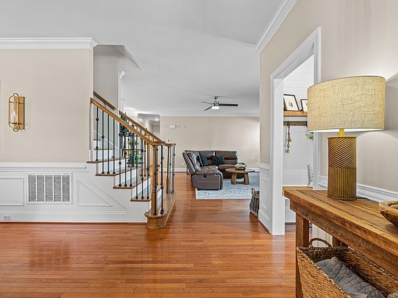 5th image of 112 Garden Gate Way