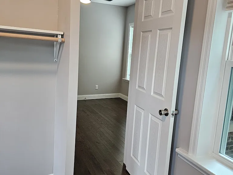 6250 Clemens Ave #1W — Photo 19
