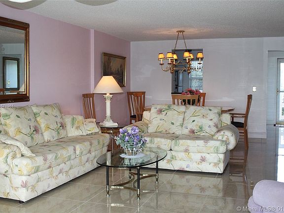 5th image of 121 SE 3rd Ave APT 403