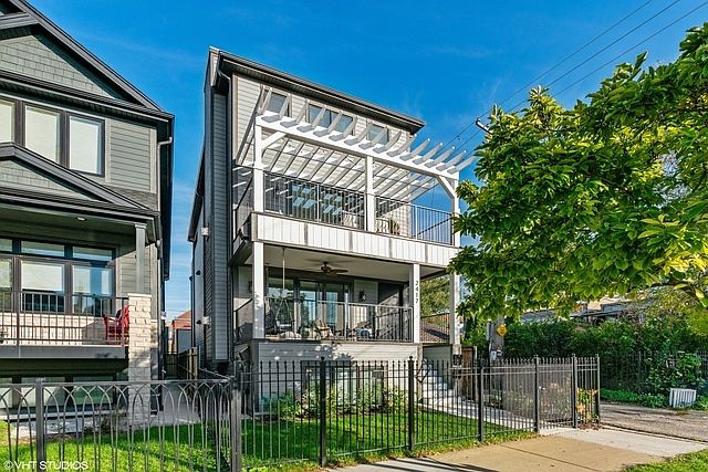 1st image of 2417 N Artesian Ave #Penthouse