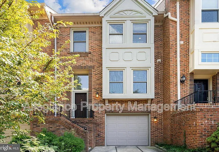 3915 Green Look Ct — Photo 1
