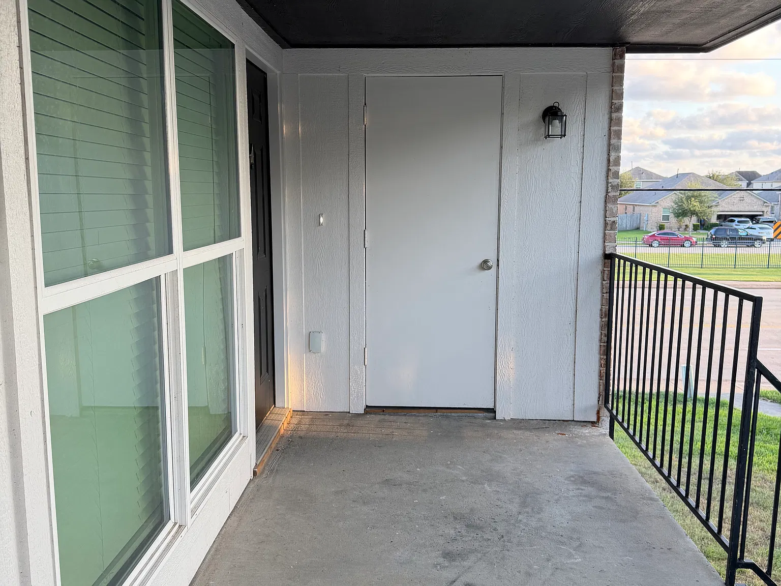 2 bed, 1000 sqft, $1,600 — Photo 3