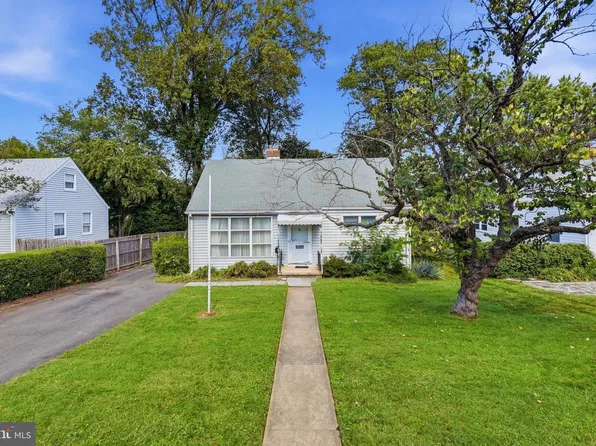 6824 Westlawn Dr, Falls Church, VA 22042