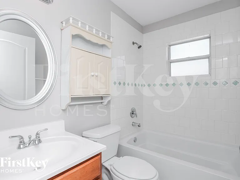 1309 Buffing Cir SE — Photo 12