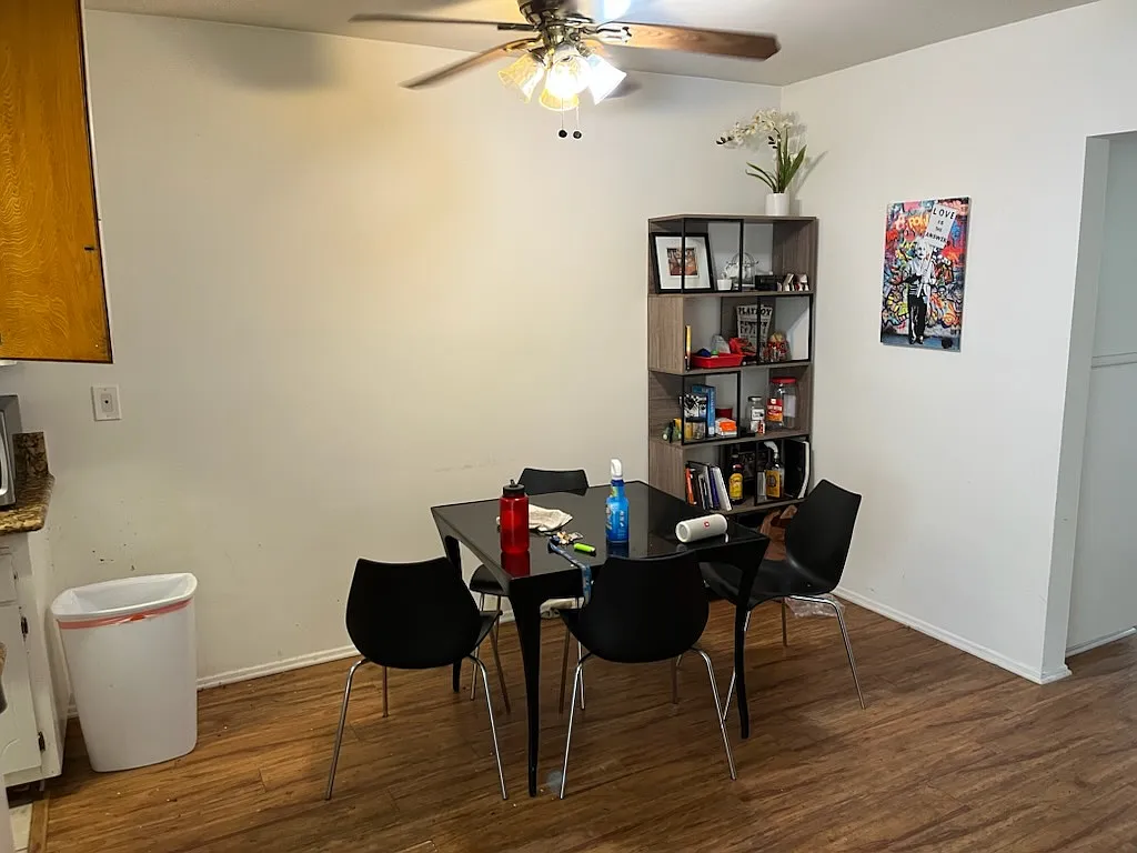 Building Photo - 1610 Barry Ave #2C