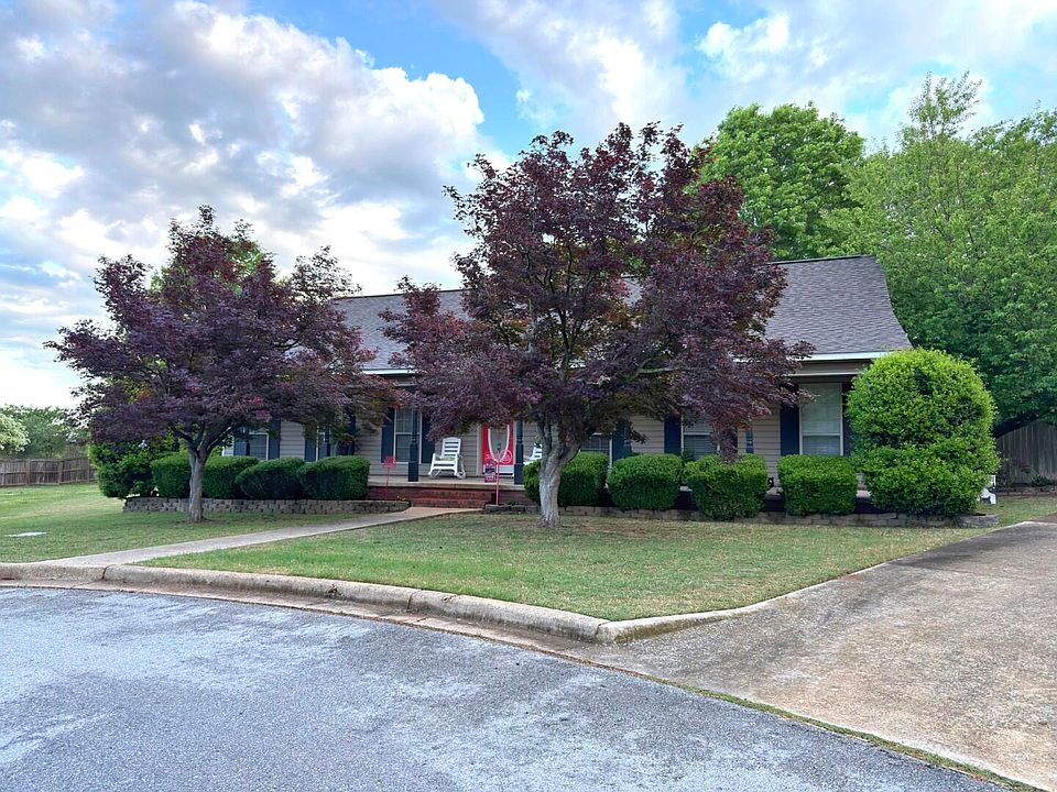 1st image of 7 Oak Meadow Cv