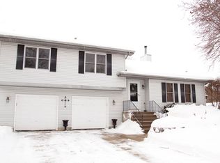 209 N Bauer Rd, McHenry, IL 60050