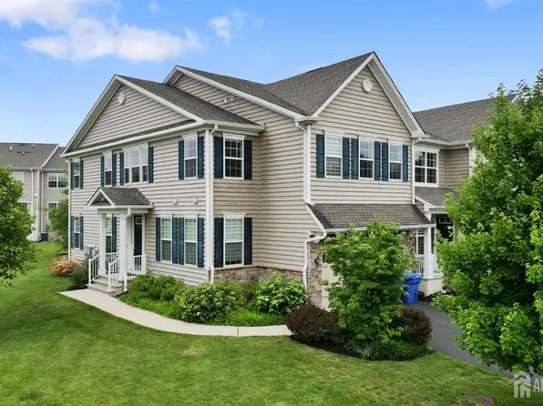 47 Begonia Ln, Monroe Township, NJ 08831