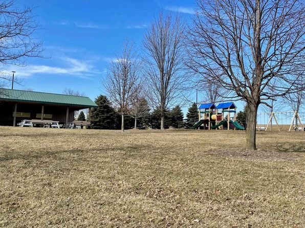 0 N 3rd St, Luxemburg, IA 52056