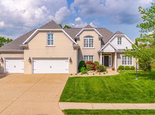 2126 Long Cove Cir, Newburgh, IN 47630