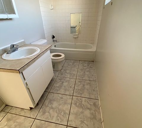 4th image of 6216 Ilanos Ln #C