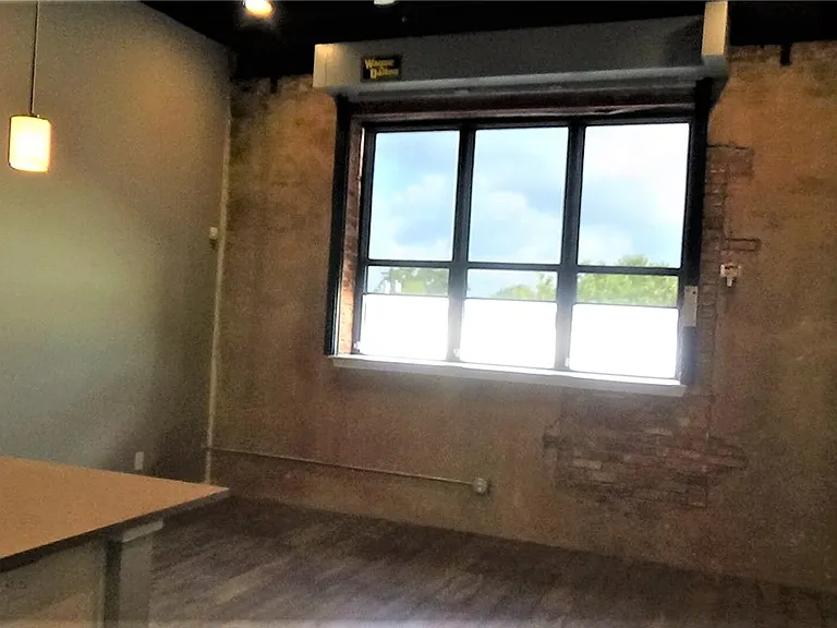 212 N Bryan Ave #202 — Photo 3