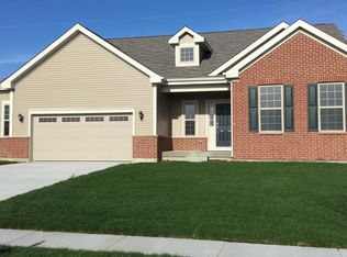 1923 Foxridge Dr, Island Lake, IL 60042