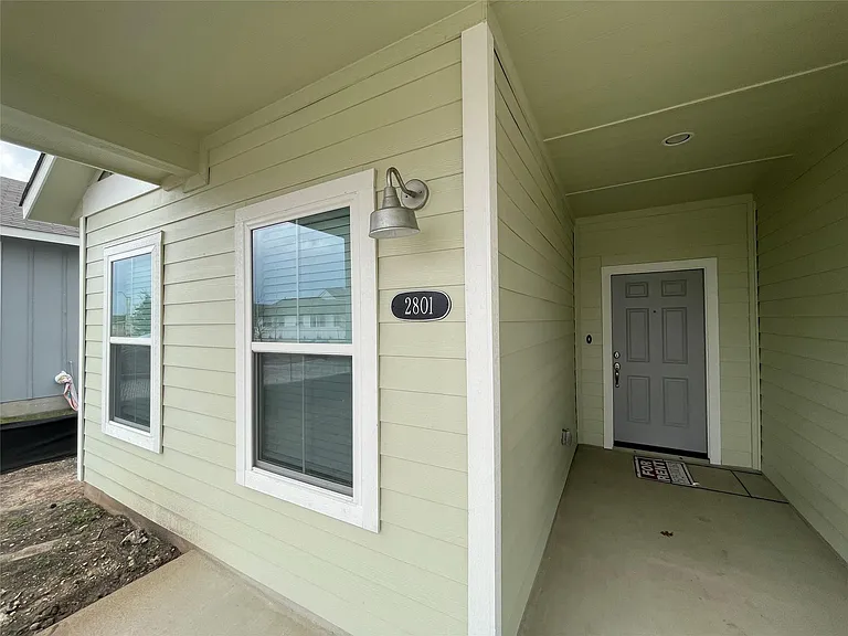 2801 Winding Creek Rd — Photo 2