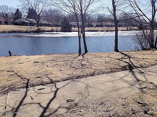 2nd image of 595C Lake Point Dr
