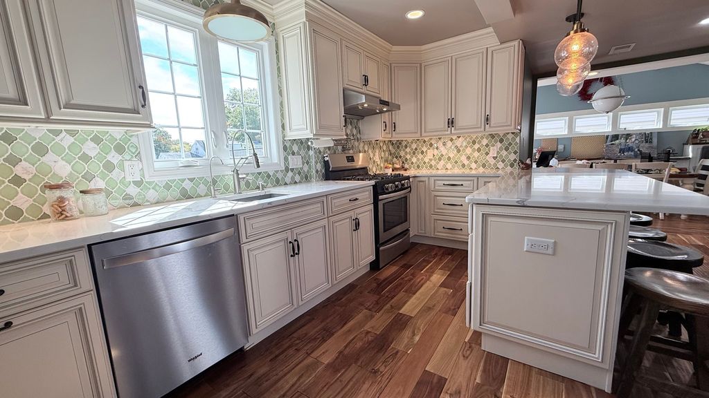 92 Bradford Ave - Property Image