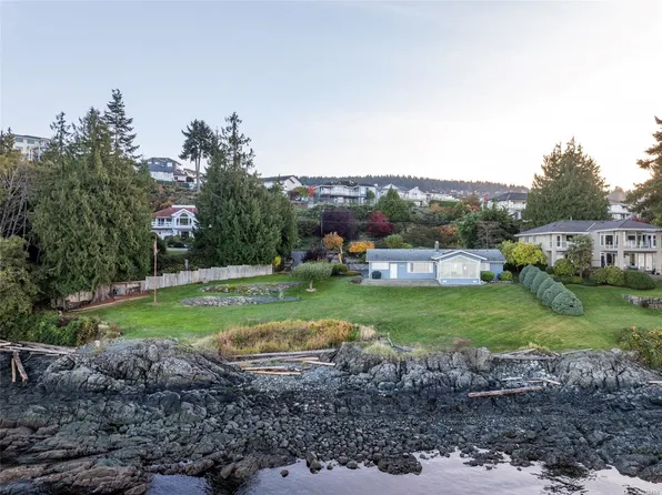 5020/5010 Fillinger Cres, Nanaimo, BC V9V 1T2