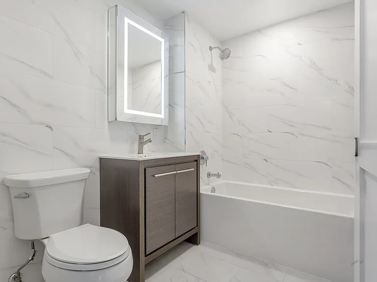 605 Hart St #Penthouse 7 — Photo 3