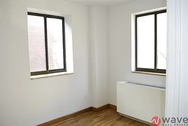 Rented by Wave Real Estate Group