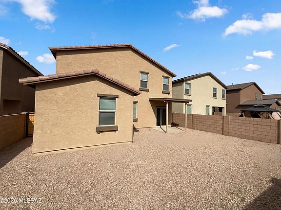 5th image of 10469 W Beaman Ln