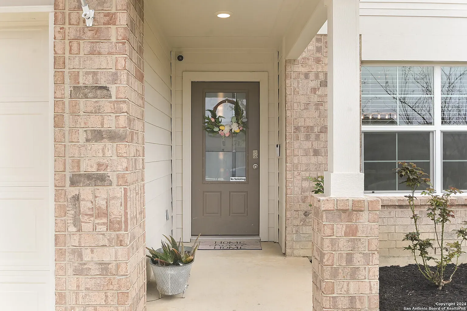 5 bed, 2537 sqft, $2,300 — Photo 3