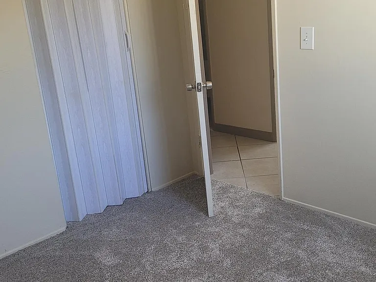 27377 Crossglade Ave — Photo 21