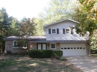 1922 S Sussex Dr, Bloomington, IN