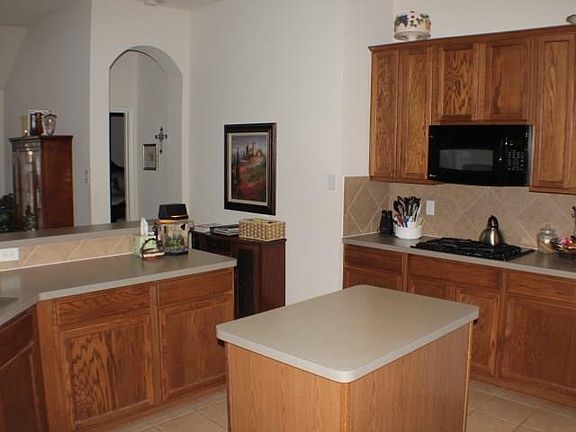 3rd image of 4633 Edenwood Dr