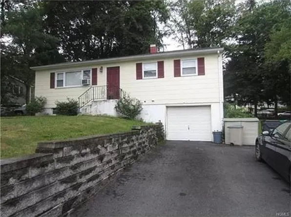 85 Duelk Ave, Monroe, NY 10950