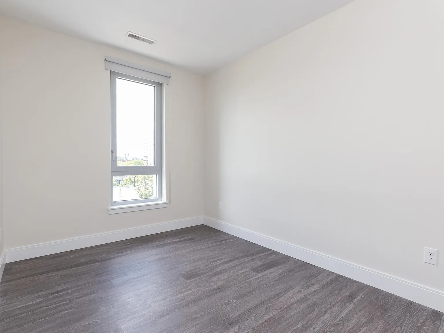 1 bed, 900 sqft, $3,200 — Photo 4