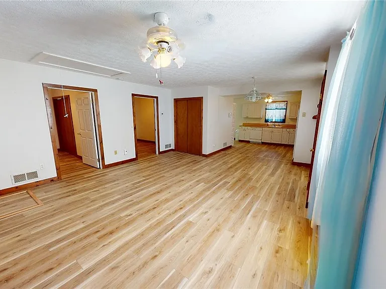 357 Lowden Point Rd — Photo 5