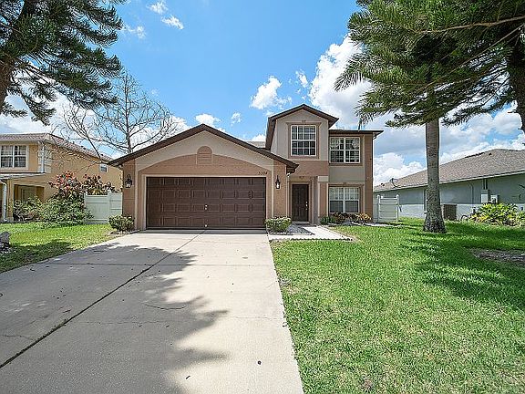 2nd image of 3304 Amberley Park Cir