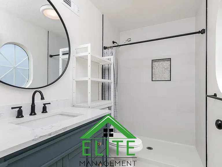 5136 Francis St — Photo 17