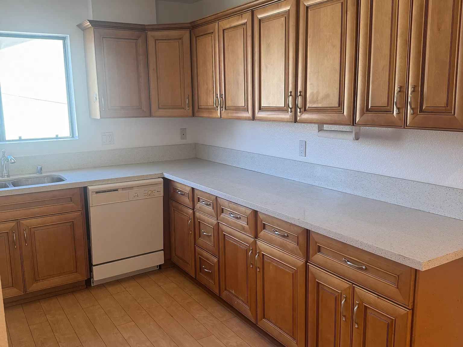 3 bed, $3,200 — Photo 3