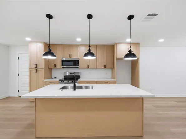 2403 Raymond St, Pasadena, TX 77506