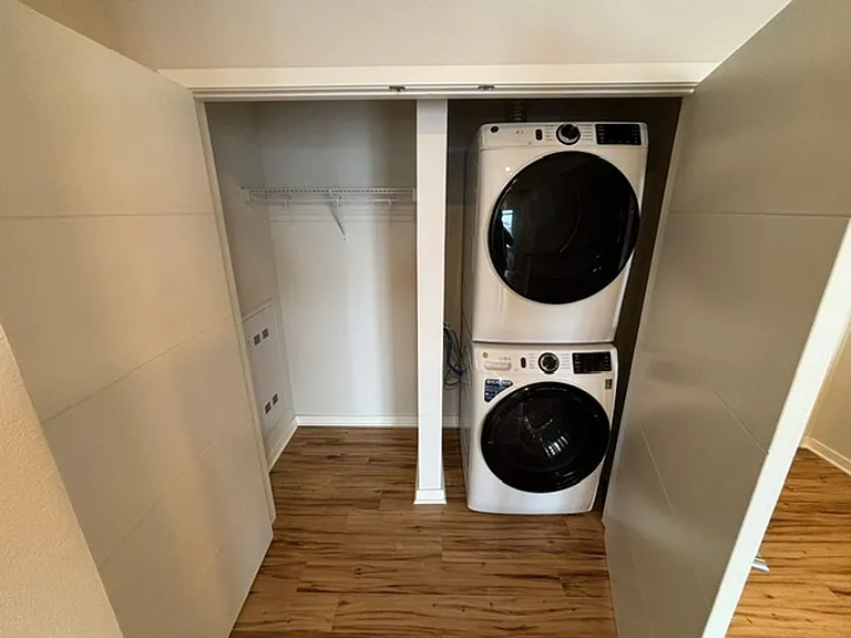 The Outlook Apartments — Photo 38