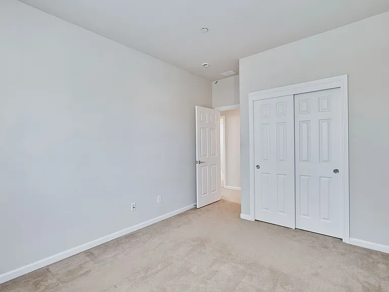 104 Alden Ct — Photo 41