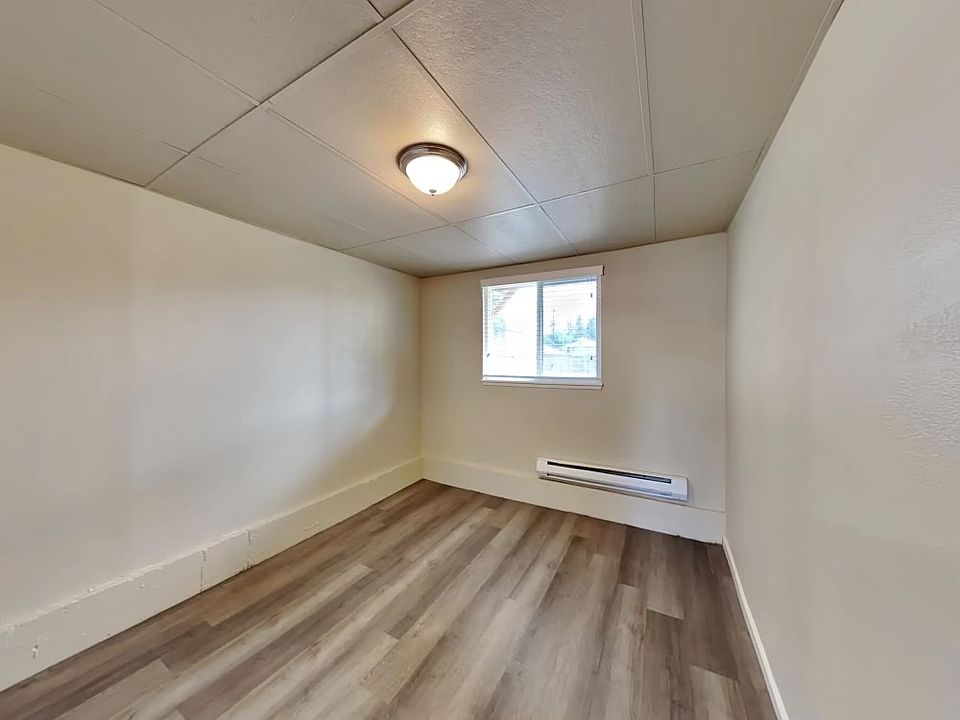 1st image of 3001 55th Ave NE