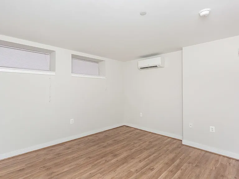 815 Park Ave — Photo 21