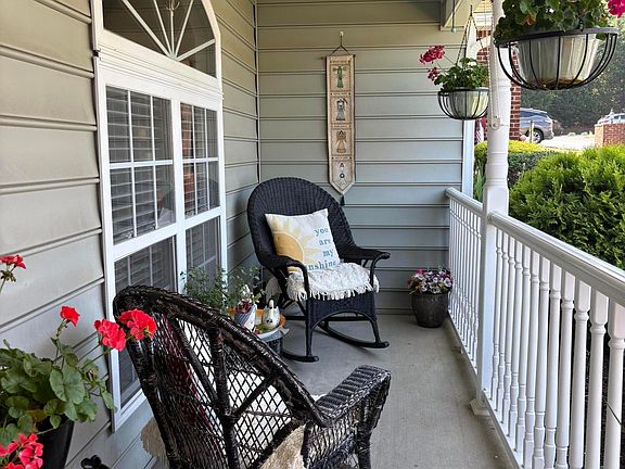 5th image of 33 Sagewood Ct #33